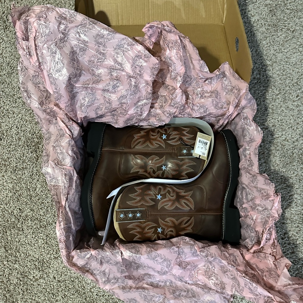 Ariat Driftwood Brown Embroidered Probaby Boots